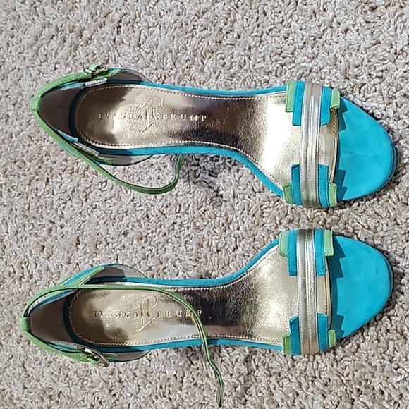 Sandals - Picture 2 of 4